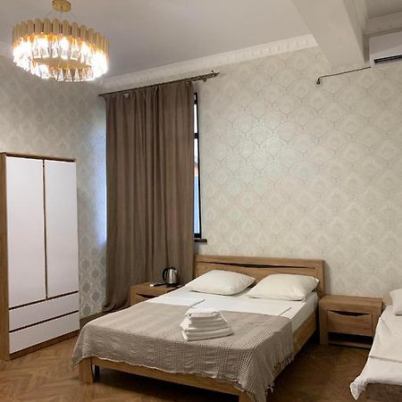Mini Hotel Amra Pitsunda Eksteriør billede