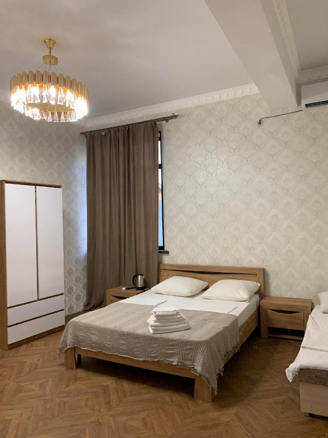 Mini Hotel Amra Pitsunda Eksteriør billede